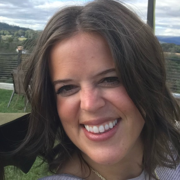 Meet your Posher, Katie - Picture 1 of 1